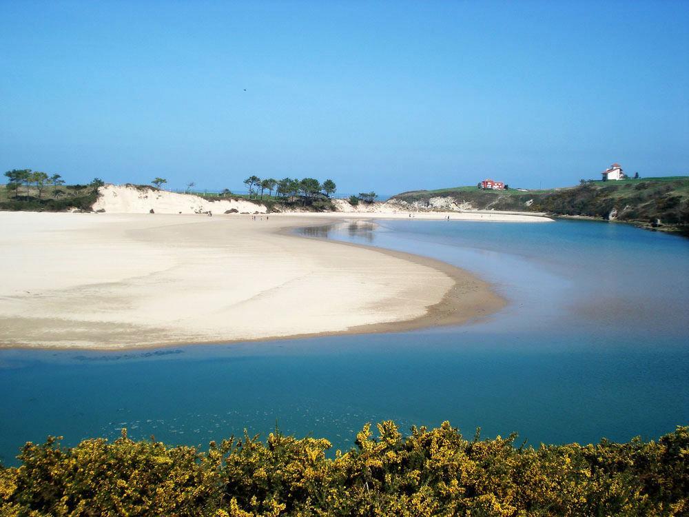 Dunas De Oyambre Hotel Comillas Buitenkant foto